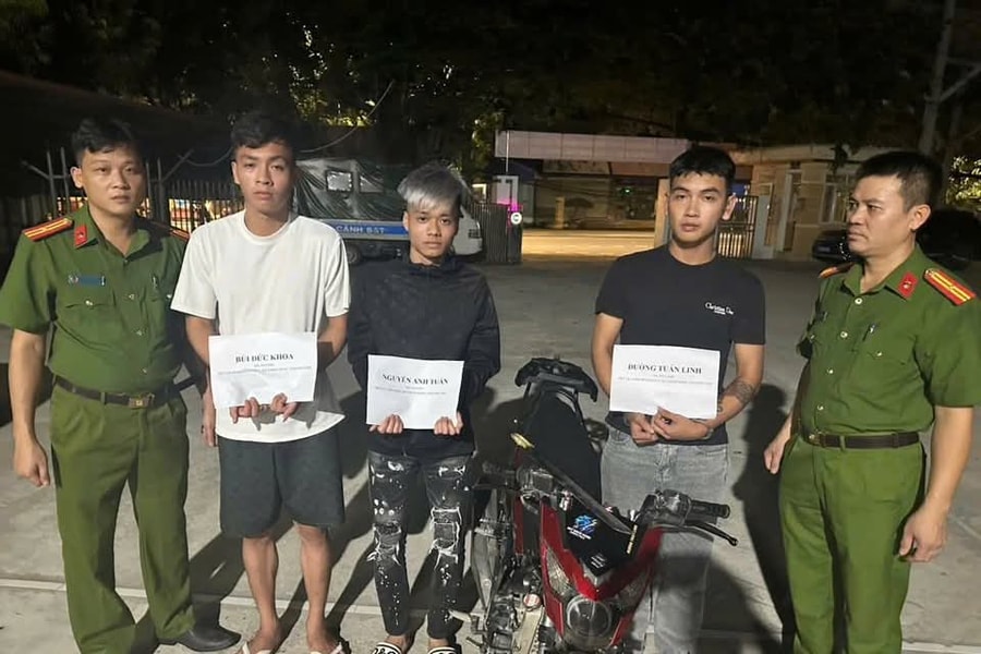 Bắt nhóm đối tượng côn đồ, dùng dao chém người đi đường để 'thể hiện bản thân'