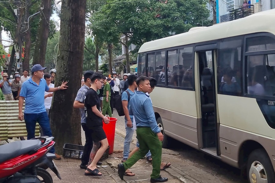 Hơn 300 cán bộ Công an Gia Lai đột kích hàng loạt tụ điểm “bay lắc” lúc rạng sáng