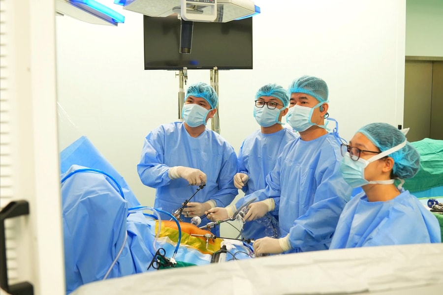 Việt Nam làm chủ ghép gan bằng phẫu thuật nội soi hỗ trợ