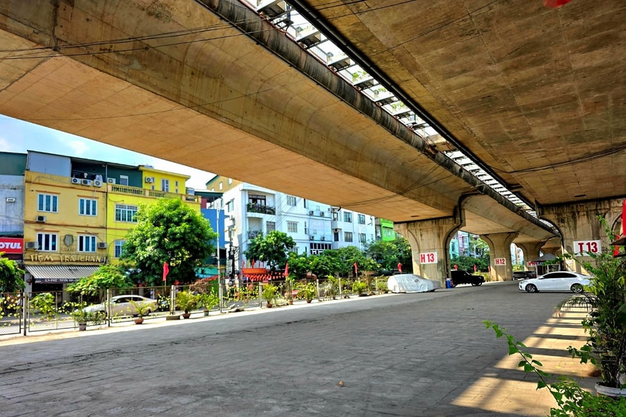 Hà Nội: Giải tỏa các bãi xe dưới gầm cầu Vĩnh Tuy, trả lại không gian thoáng đãng