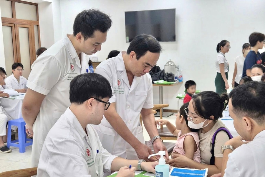 Bộ Y tế khẳng định không thể 'đổi ngành' nếu thiếu văn bằng, chứng chỉ phù hợp