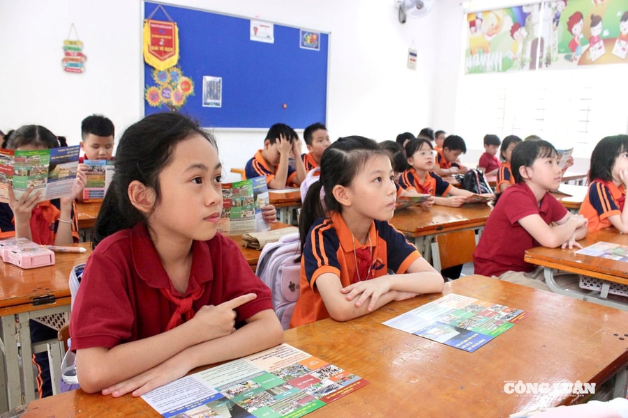 Bỏ đình chỉ học, thay bằng viết bản kiểm điểm kể từ 31/10