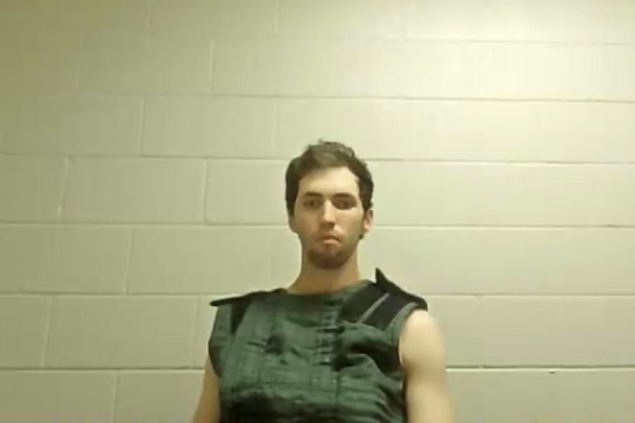 Nghi phạm ám sát Kirk ra tòa với áo chống tự tử, thêm tình tiết đáng sợ về kẻ thứ ba