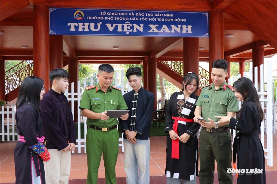 Lật tẩy chiêu trò lừa đảo giúp học sinh thoát 'bẫy' mạng