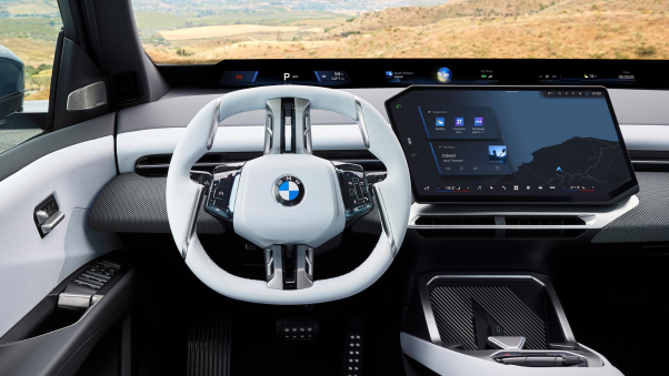 Vì sao các hãng xe sẽ mất cả thập kỷ để đưa nút bấm trở lại?