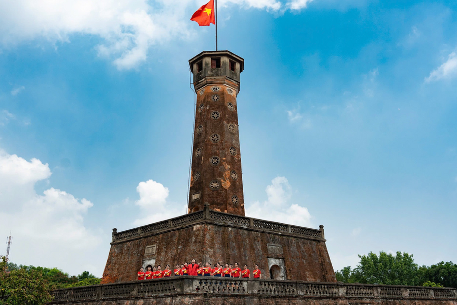 MV Việt Nam – Tự hào tiếp bước tương lai: Cơn 'sóng đỏ' lan tỏa mạnh mẽ trên mạng xã hội