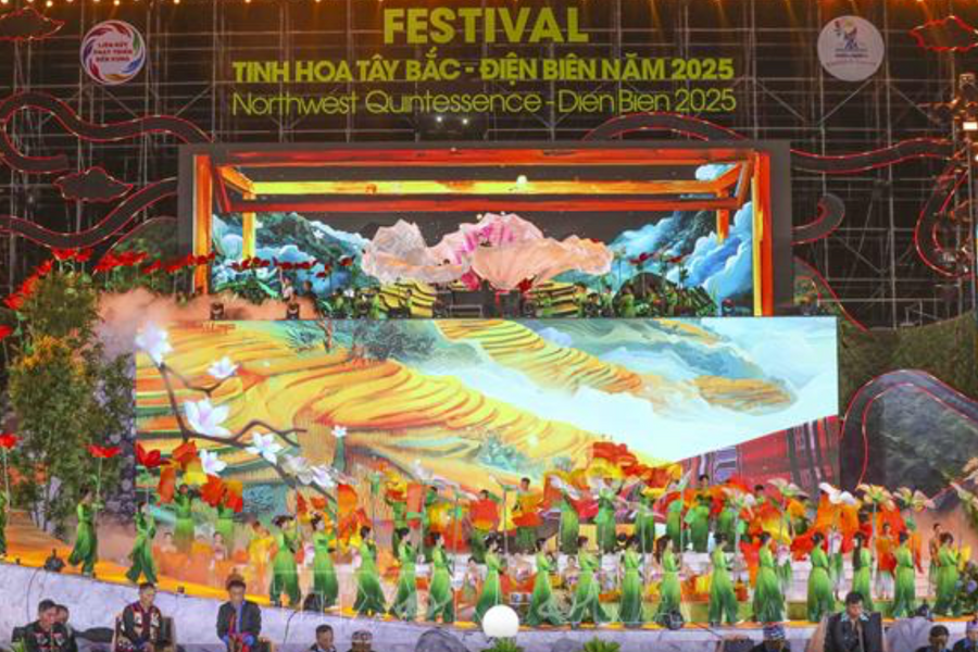 Rực rỡ lễ khai mạc Festival 'Tinh hoa Tây Bắc – Điện Biên 2025'