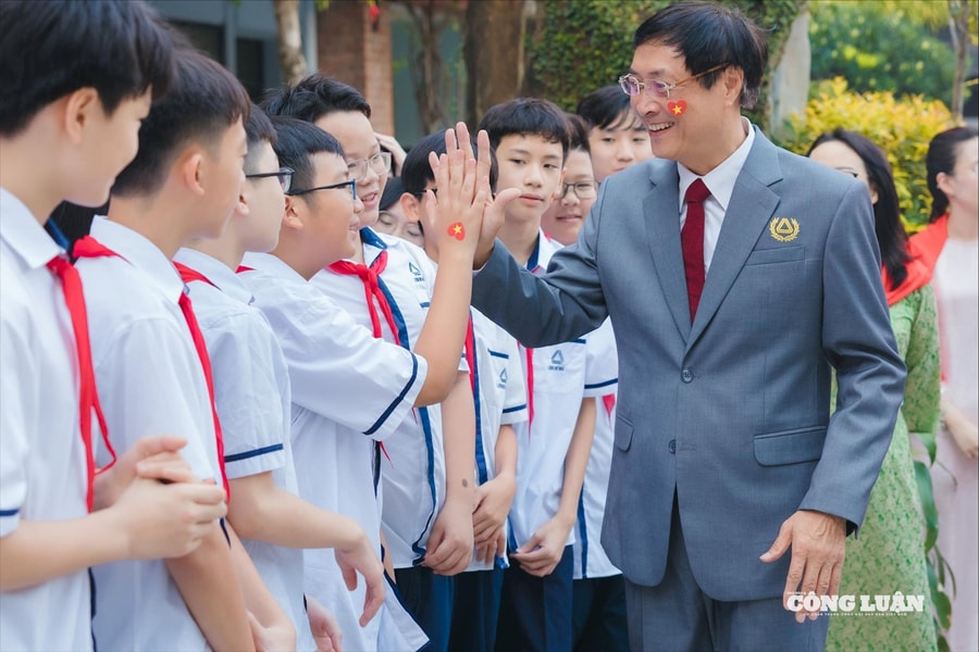 Kỷ luật học đường thời 4.0: Nhân văn đến đâu, an toàn thế nào?