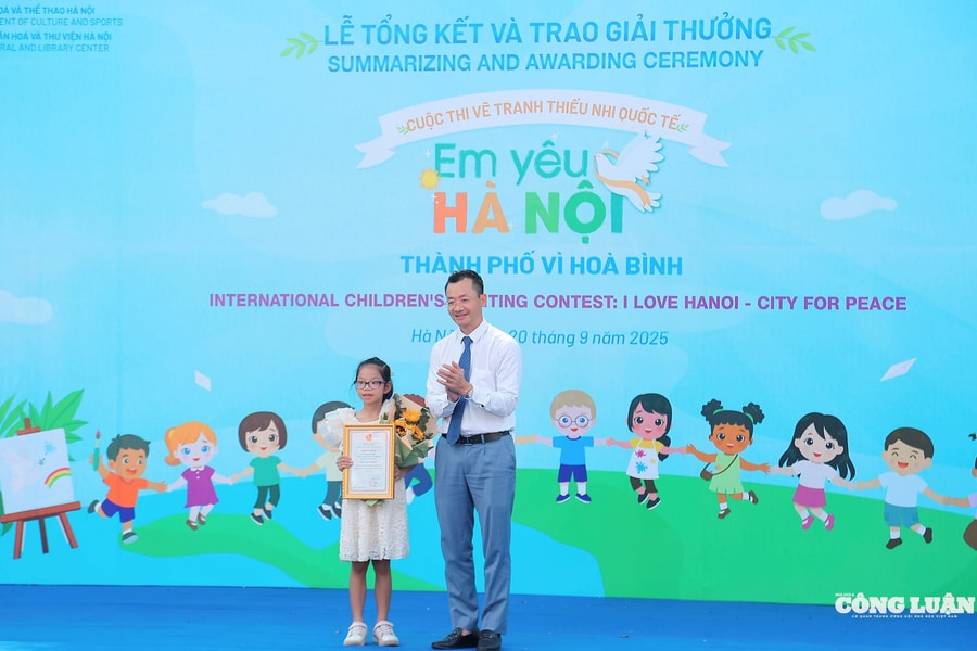 Trao giải cuộc thi vẽ tranh thiếu nhi quốc tế 'Em yêu Hà Nội – Thành phố vì hoà bình' năm 2025