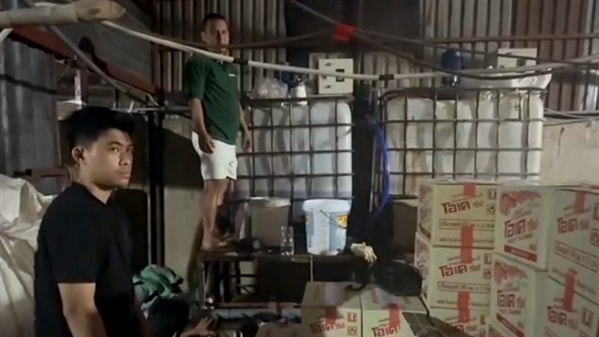 Nam thanh niên trộn hóa chất làm hàng giả, mang lên mạng bán giá bằng 50% hàng chính hãng