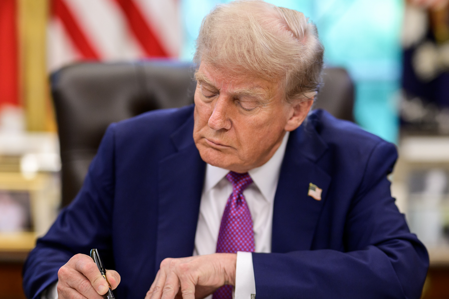 Mỹ áp thuế mới 25% đối với xe tải hạng nặng nhập khẩu