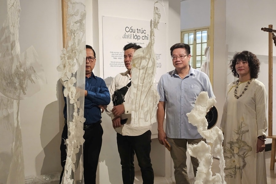 Triển lãm di sản thêu truyền thống trong diện mạo đương đại