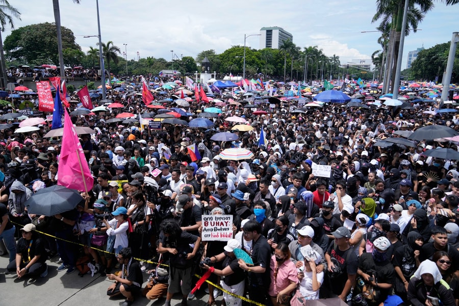 Biểu tình quy mô lớn ở Philippines phản đối tham nhũng các dự án chống lũ