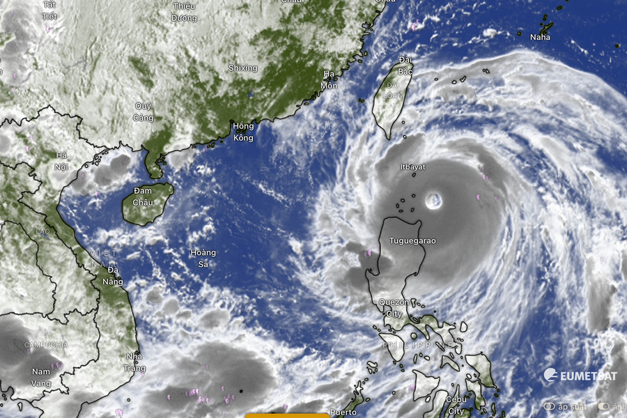 Siêu bão RAGASA sẽ vào Biển Đông trong 24 giờ tới, gió giật trên cấp 17
