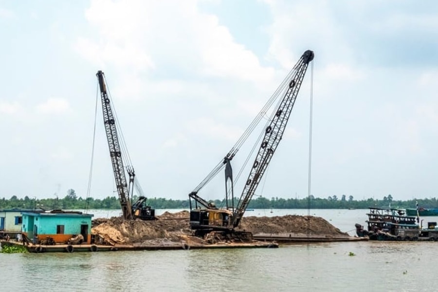 Khai thác cát, sỏi lòng sông, cửa biển được phép tăng tối đa 50% công suất