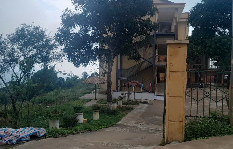 Cổng trường hơn 10 năm tuổi ở Nậm Mười và lần kiểm tra "không thấy dấu hiệu bất thường" trước thảm kịch