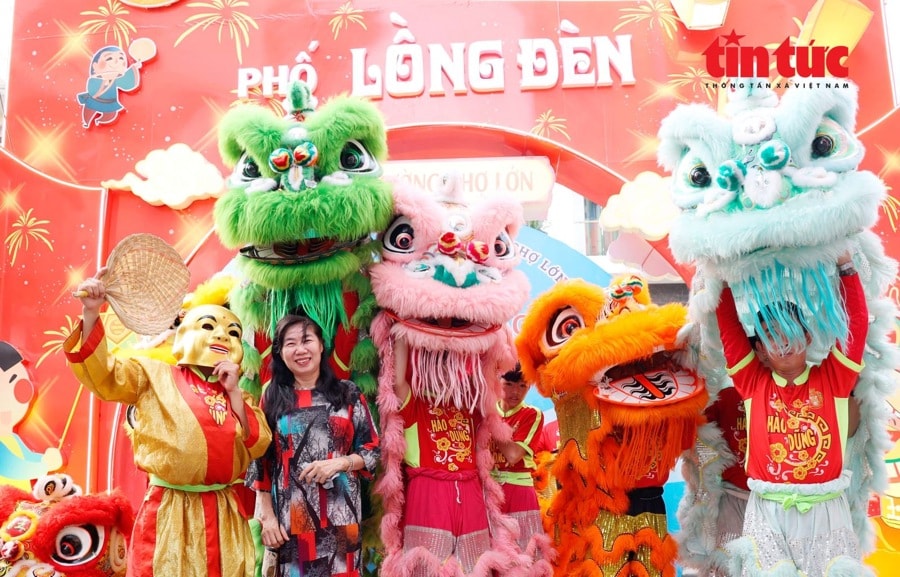 Phố lồng đèn Chợ Lớn rộn ràng đón Trung thu