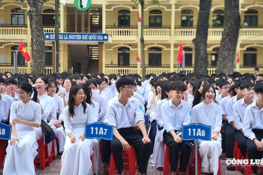 Ủng hộ trên 20 triệu, phụ huynh được vinh danh kim cương, nhà trường nói gì?