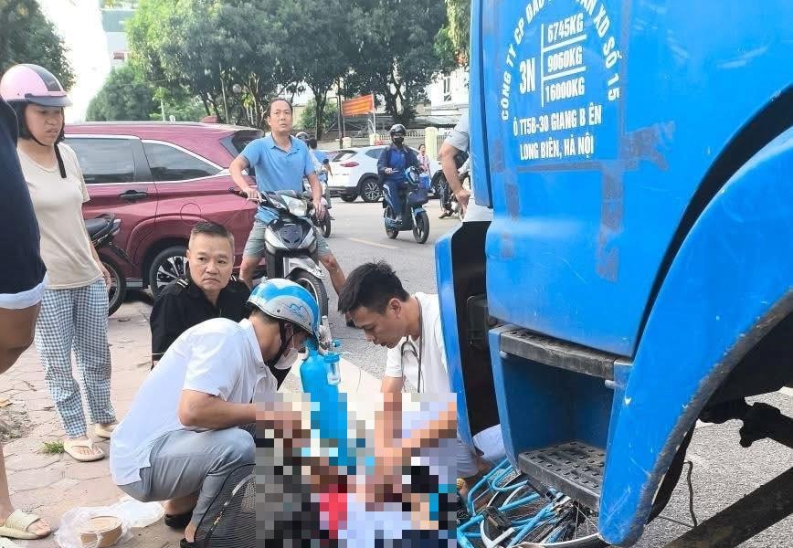 Nam sinh lớp 6 tử vong thương tâm khi va chạm xe tải trước cổng trường