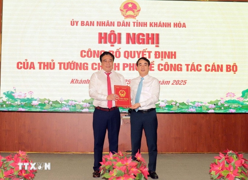 Công bố Quyết định phê chuẩn ông Nguyễn Khắc Toàn giữ chức Chủ tịch UBND tỉnh Khánh Hòa