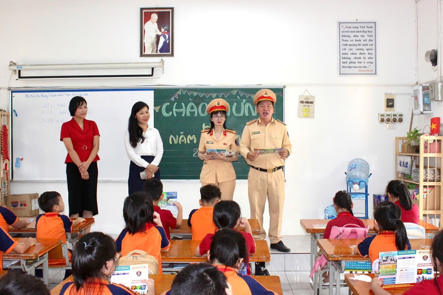 Chú trọng an toàn giao thông cổng trường để không còn những tai nạn thương tâm