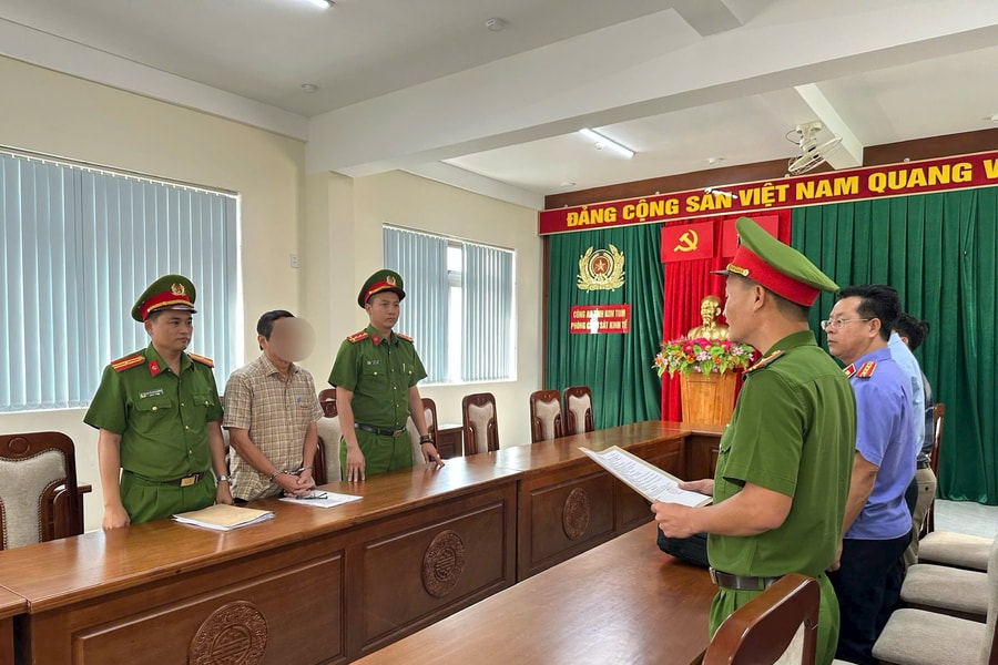 Vụ cấp sổ đỏ đất công trái luật ở Quảng Ngãi: Khởi tố, bắt giam nguyên chủ tịch phường