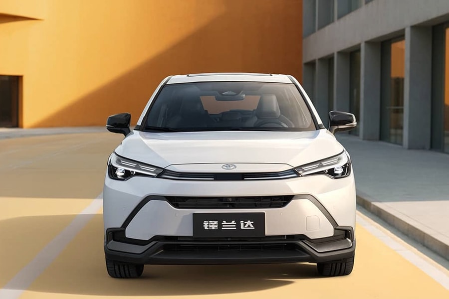 Toyota Corolla Cross 2026 nhiều nâng cấp, giá bán tăng mạnh