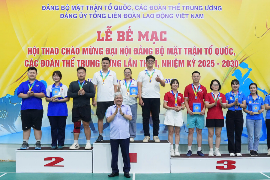 Bế mạc Hội thao chào mừng Đại hội Đảng bộ MTTQ, các đoàn thể Trung ương lần thứ I