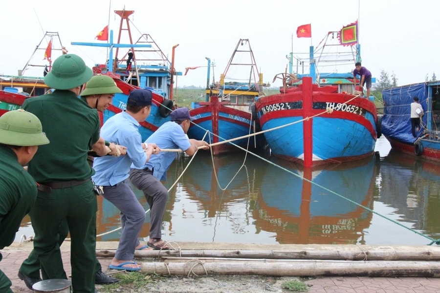 Thành lập Ban chỉ đạo tiền phương tại các tỉnh có tâm bão số 10 đi qua