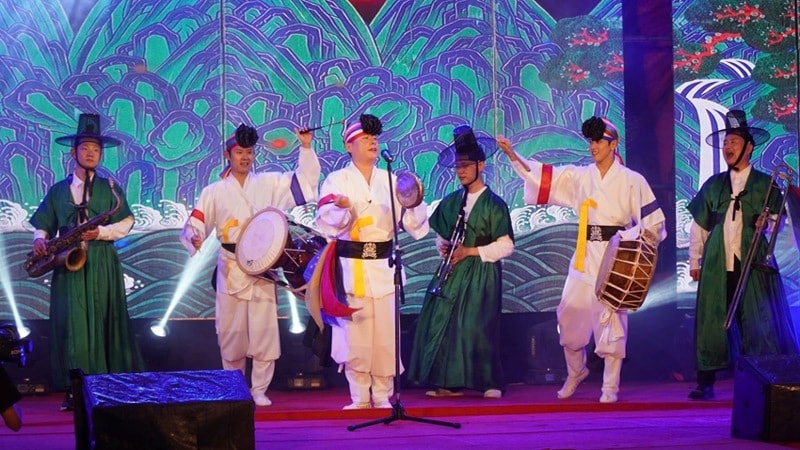 Sôi động Ngày Văn hóa Việt Nam - Hàn Quốc 2025 tại Huế