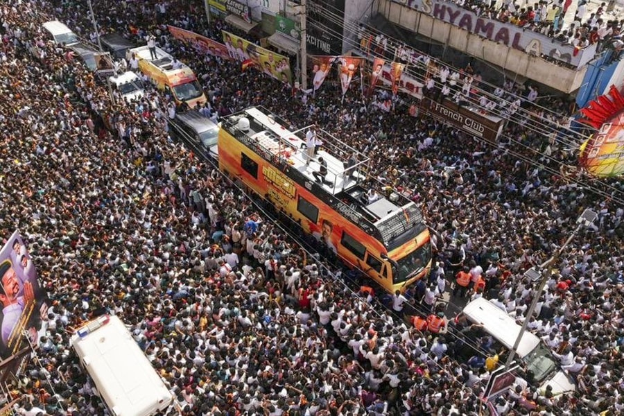 Giẫm đạp kinh hoàng tại cuộc vận động chính trị của nam diễn viên Ấn Độ, ít nhất 36 người thiệt mạng