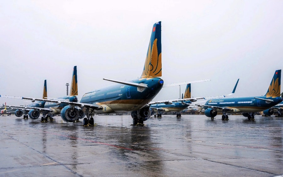 Hơn 100 chuyến bay bị ảnh hưởng bởi bão số 10, hàng không tăng cường điều hành