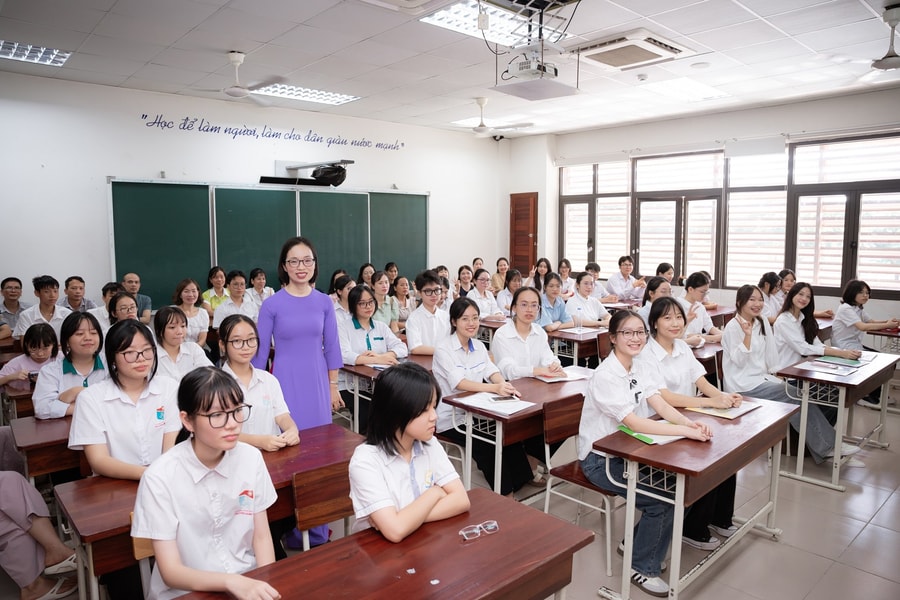 Chấm dứt bất cập, giáo viên dạy thêm giờ không còn 'thiệt quyền lợi'