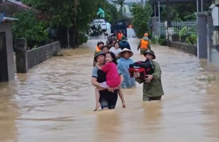 Thanh Hoá: Khẩn trương di dời dân ở xã Tượng Lĩnh do ảnh hưởng bão số 10