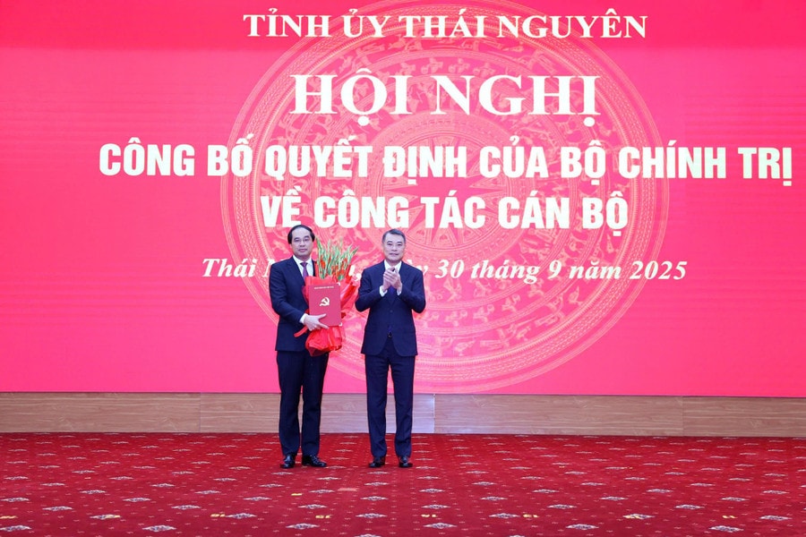 Công bố quyết định của Bộ Chính trị điều động ông Trịnh Xuân Trường làm Bí thư Tỉnh ủy Thái Nguyên