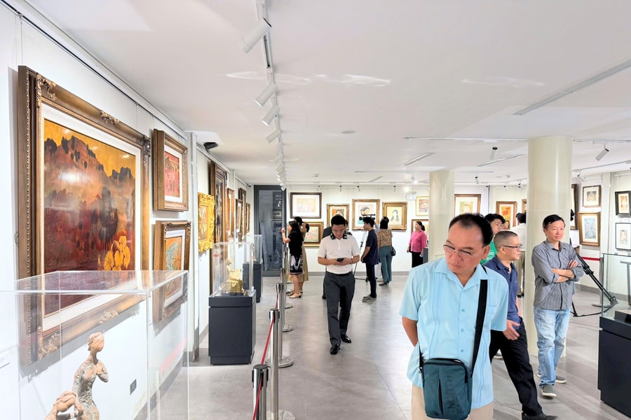 Đặc sắc triển lãm tôn vinh lịch sử - văn hóa dân tộc tại Trung tâm TTVH hồ Gươm