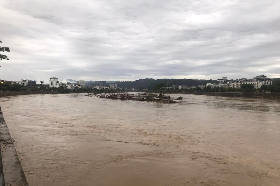 Huế và Đà Nẵng đối mặt lũ lớn, sông Hương có thể vượt mức lịch sử năm 2020