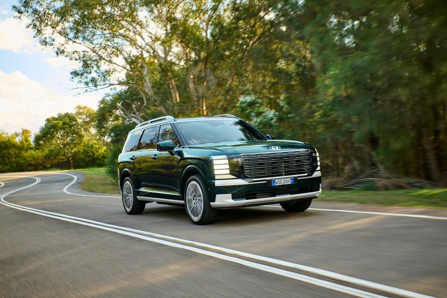 Hyundai Palisade Hybrid 2026 giá gần 1,6 tỷ đồng chờ về Việt Nam