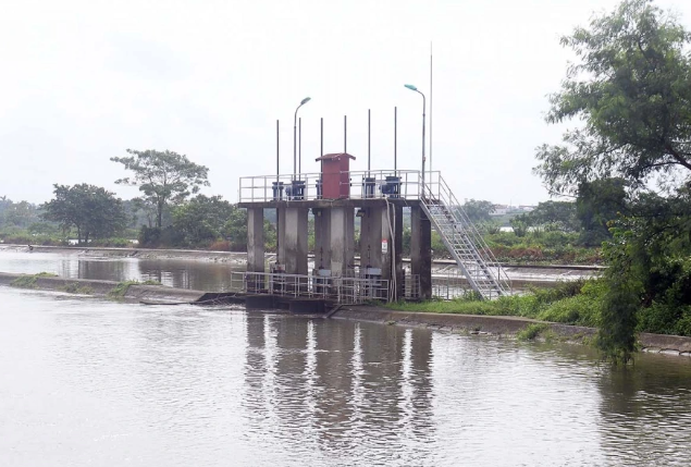 Hà Nội huy động 100% nhân lực, vận hành tối đa trạm bơm khắc phục ngập úng