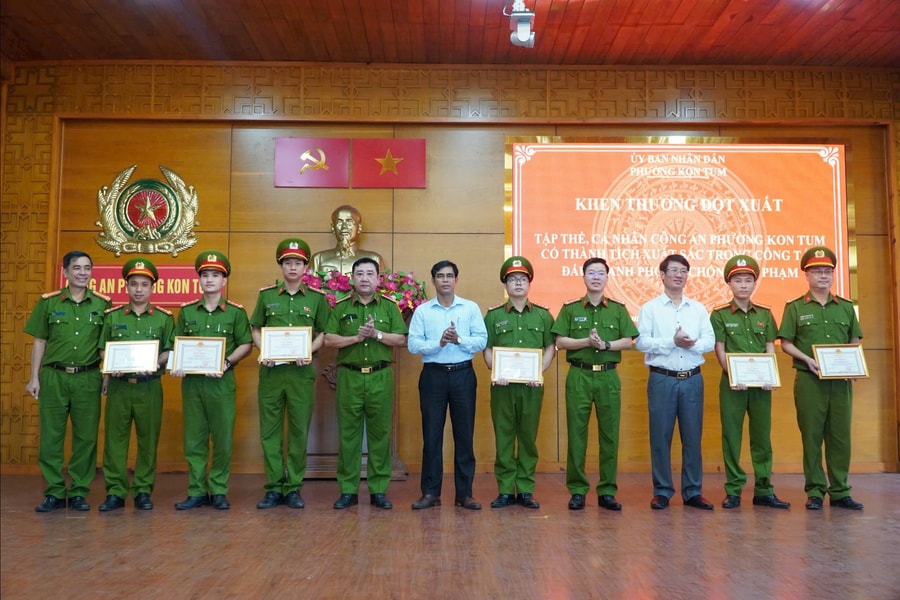 Quảng Ngãi: Thưởng nóng lực lượng Công an phá nhanh chuyên án cắt trộm dây cáp ngầm