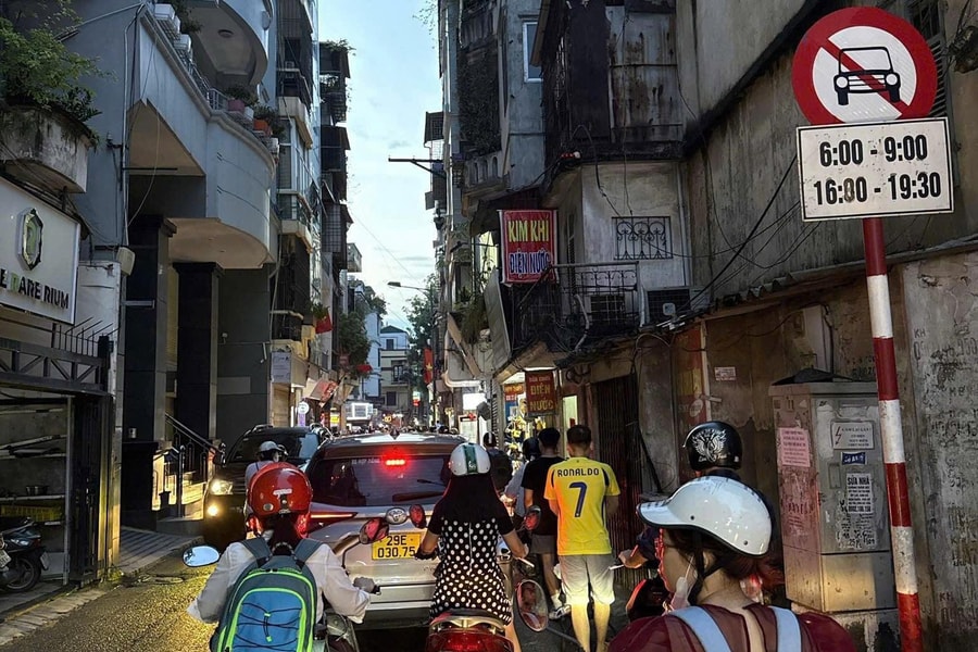 Hà Nội: Quần chúng tố giác, tài xế vi phạm bị xử phạt 5 triệu đồng