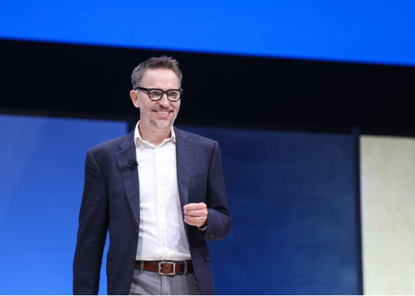 CEO LinkedIn cảnh báo bằng đại học không còn là chìa khóa cho thế hệ Z