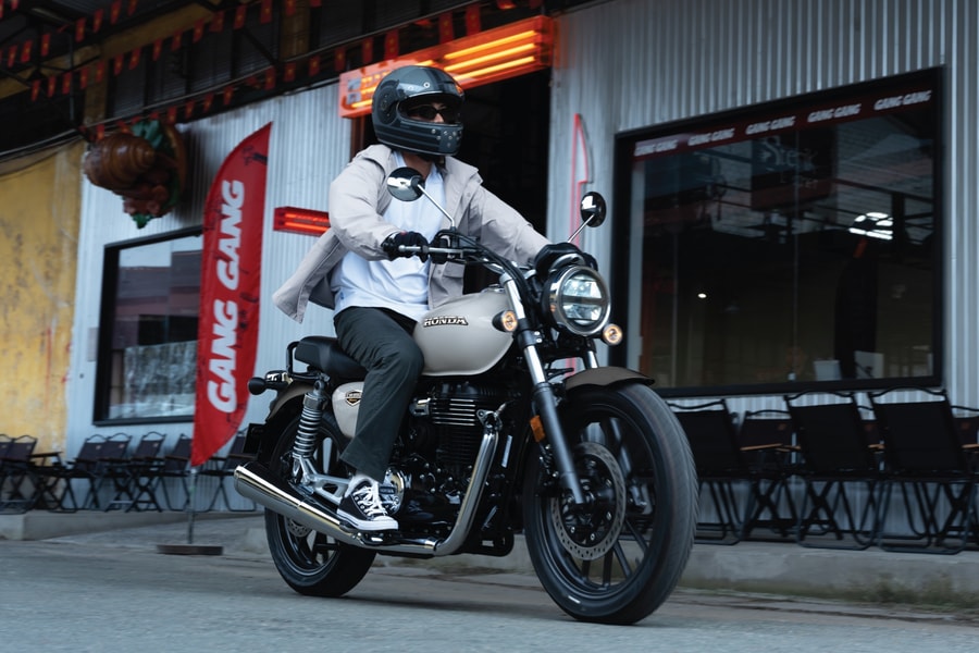 Honda CB350 H’ness có phiên bản màu mới, giá bán xấp xỉ 130 triệu đồng