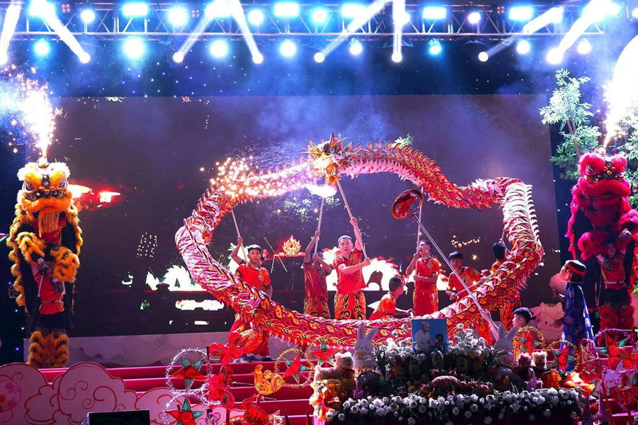 Thiếu nhi Sơn Tây vui Tết Trung thu trong không gian Thành cổ Xứ Đoài