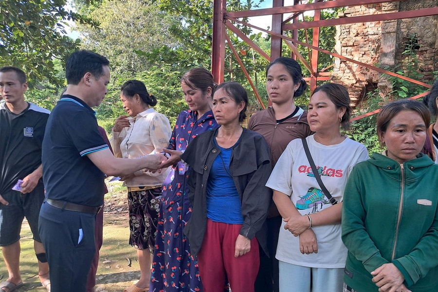 Văn phòng KTNN đồng hành cùng các nhà hảo tâm hỗ trợ đồng bào vùng rốn lũ tỉnh Nghệ An