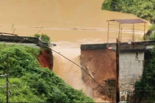 Vỡ đập thủy điện ở Lạng Sơn sau mưa lớn, nước lũ tràn xuống hạ du