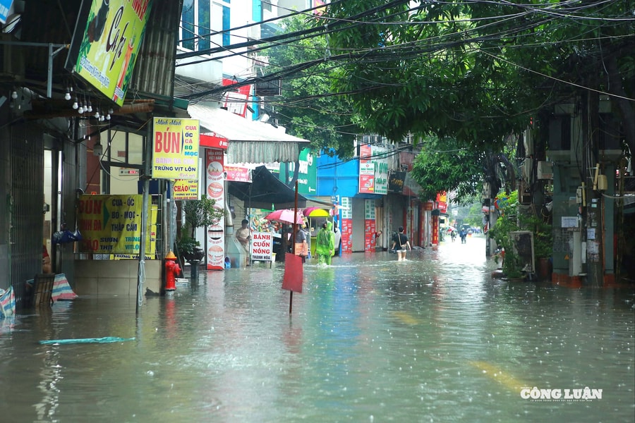 Ban Chỉ đạo quốc gia yêu cầu ứng phó khẩn với mưa lũ tại 12 tỉnh, thành miền Bắc