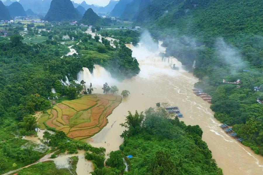 Cao Bằng: Tạm dừng tham quan thác Bản Giốc vì nước lũ dâng cao