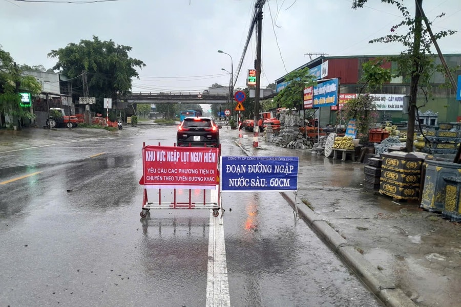 Hà Nội cảnh báo dông, lốc, sét và mưa lớn cục bộ trong vài giờ tới