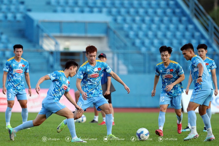 Điểm tin thể thao 8/10: Tuyển Việt Nam quyết thắng Nepal, tiết lộ lý do FIFA biết Malaysia làm giả giấy tờ